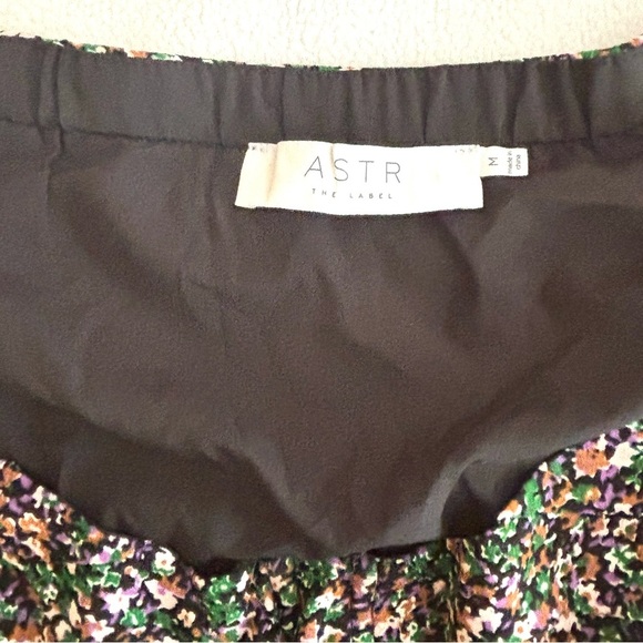 Astr Multicolor Floral Ruched Long Sleeve Sweetheart Neck Cropped Top (M) - - Picture 11 of 14